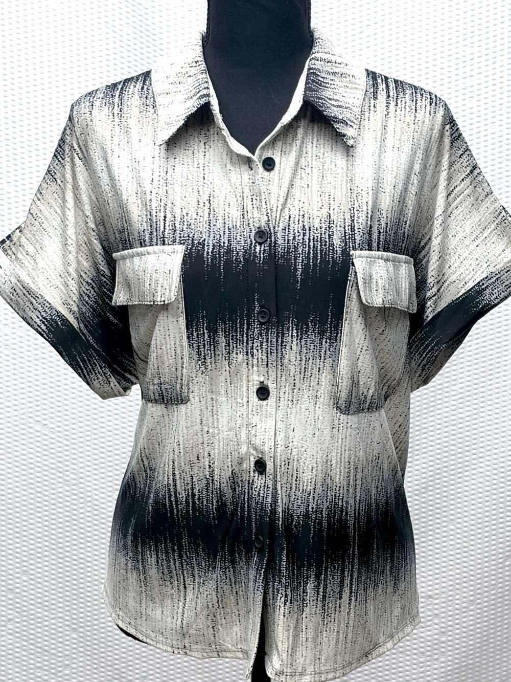 Ava & Grace Blouse Womens 2X Black White Ombre Button Down NWT